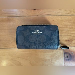 Coach Outlet double zip card case/wallet
